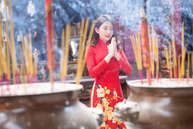 [Photos] Vietnamese crowd pagodas on New Year’s days